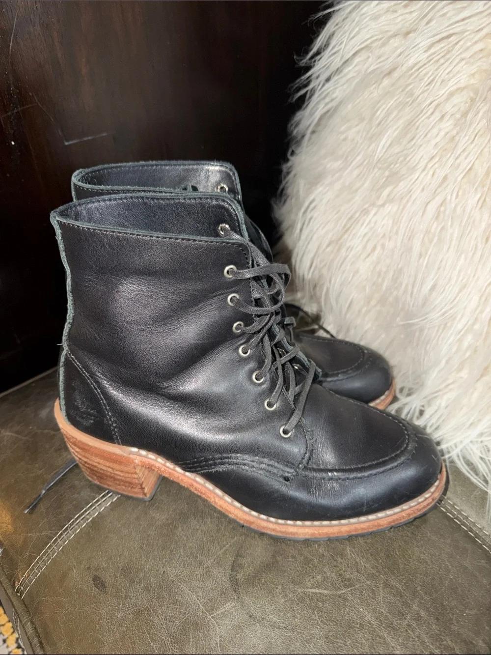 Red Wing Black Leather Lace-Up Heeled Boots for Women - Picture 5 of 8